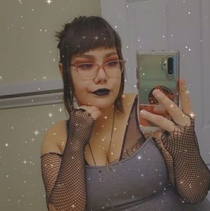 Meet your Posher, Stella